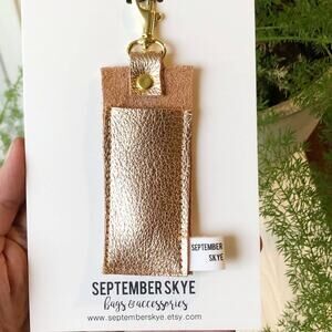 Genuine Leather Lip Balm & Lipstick Holder Keychain — Metallic Rose Gold